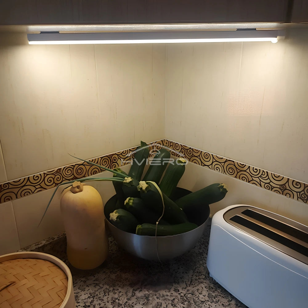 Motion Sensor Wireless LED Lamp .